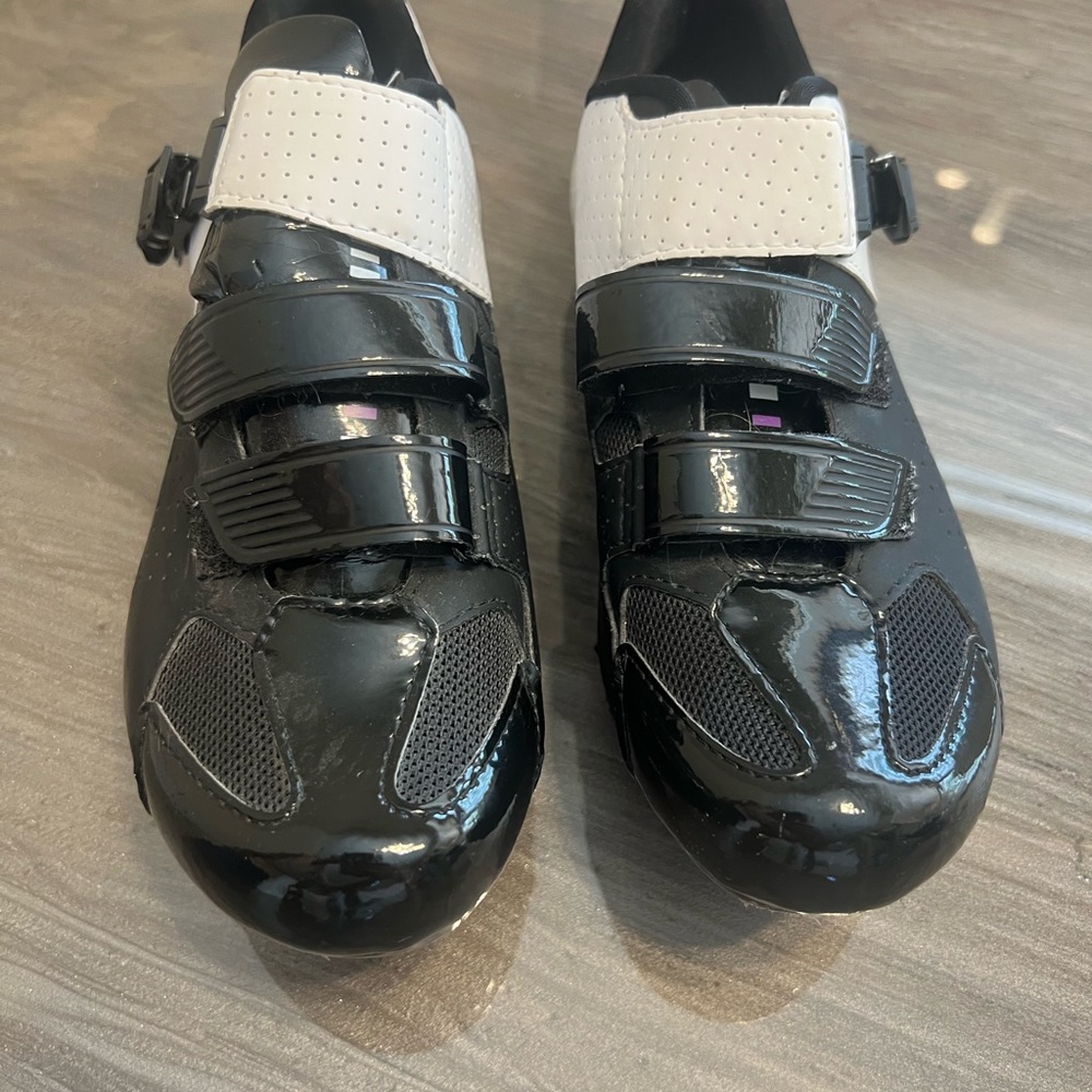 Women’s Black Cycling Shoes US size 7.5